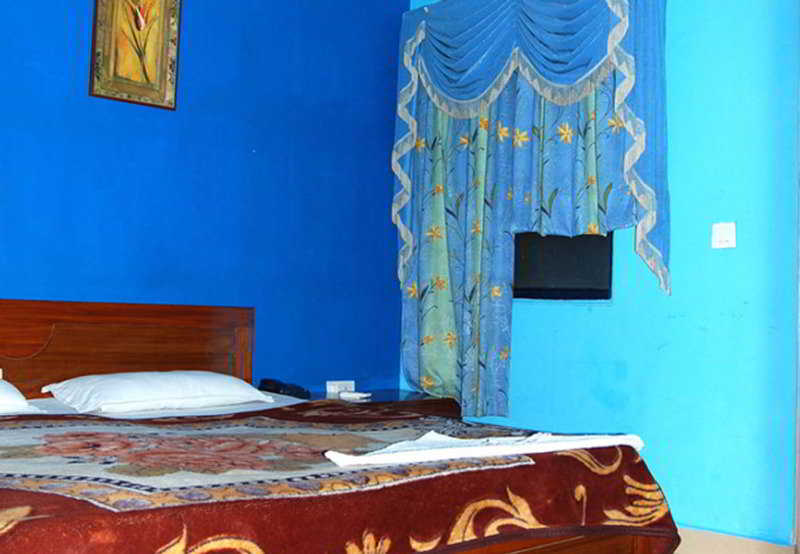 Room
Room
di Ambica Deluxe