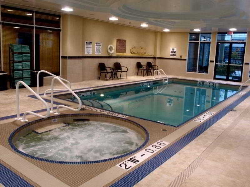 Pool
 di Hilton Garden Inn Toronto Aprt West Mississauga