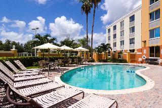 Pool
 di Holiday Inn Express West Doral Miami Airport
