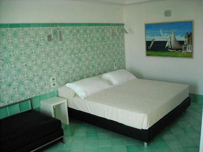 Room
Room
di Ganimede