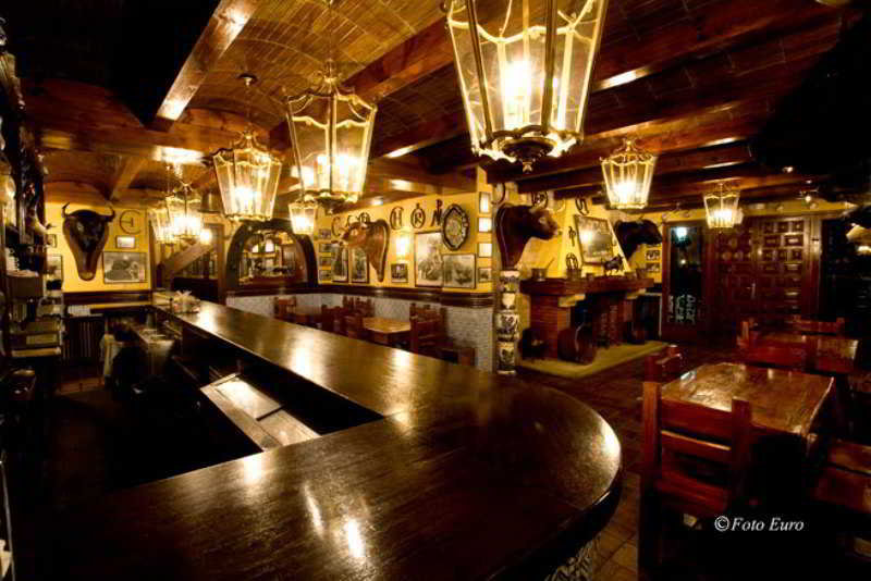 Bar
Bar
di Conde Rodrigo II