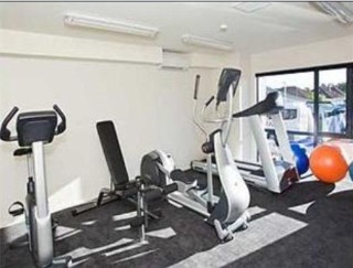 Sports and Entertainment
Sports and Entertainment
di Chateau Marlborough