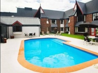 Pool
Pool
di Chateau Marlborough