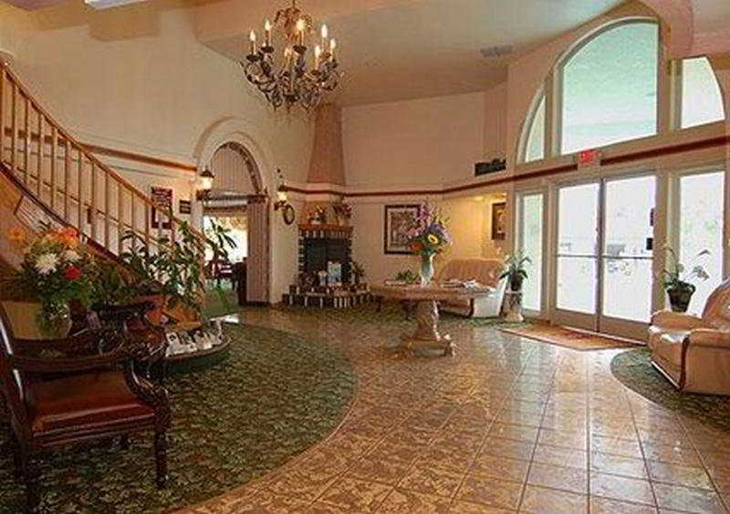 Lobby
 di Clarion Resort Eureka