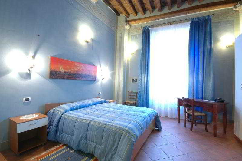 Room
Room
di Antica Residenza Del Gallo