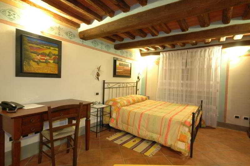 Room
Room
di Antica Residenza Del Gallo