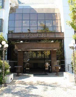 Room
Room
di Bonaparte