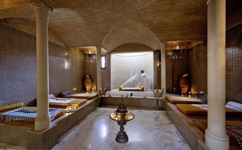 Sports and Entertainment
Sports and Entertainment
di Palm Beach Palace Tozeur