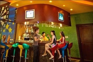 Sports and Entertainment
Sports and Entertainment
di Flushing Meadows