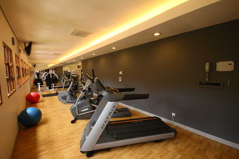 Sports and Entertainment
Sports and Entertainment
di Protea Hotel Courtyard