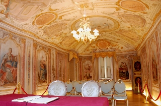 Conferences
Conferences
di Alla Posta Dei Donini & SPA