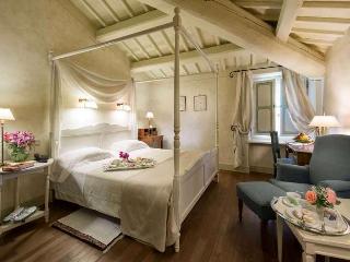 Room
Room
di Alla Posta Dei Donini & SPA