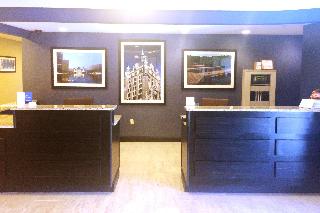 Lobby
 di Best Western Albany Airport