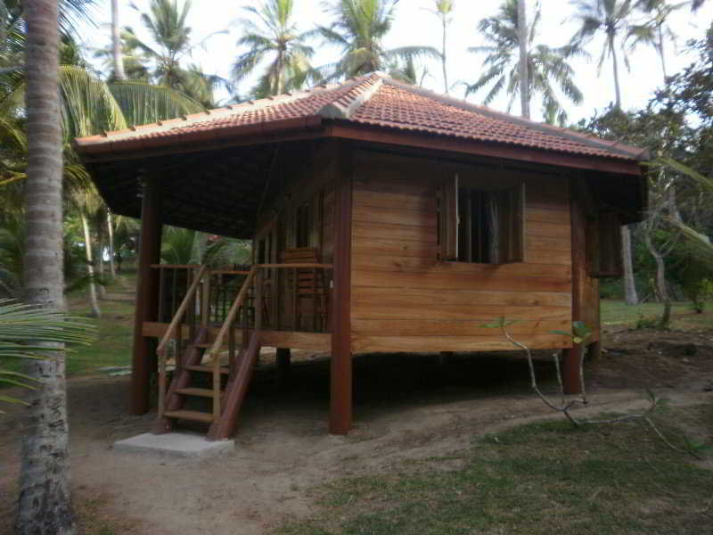Palm Paradise Cabanas + Villas ハンバントタ県 Sri Lanka thumbnail