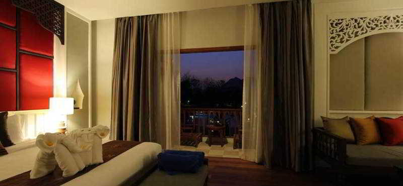 Room
Room
di Le Palais Juliana