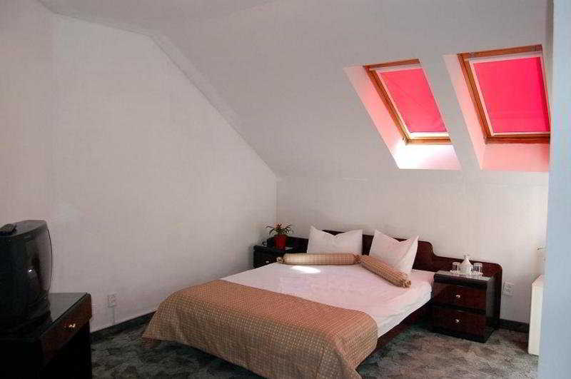 Room
Room
di Rina Tirol