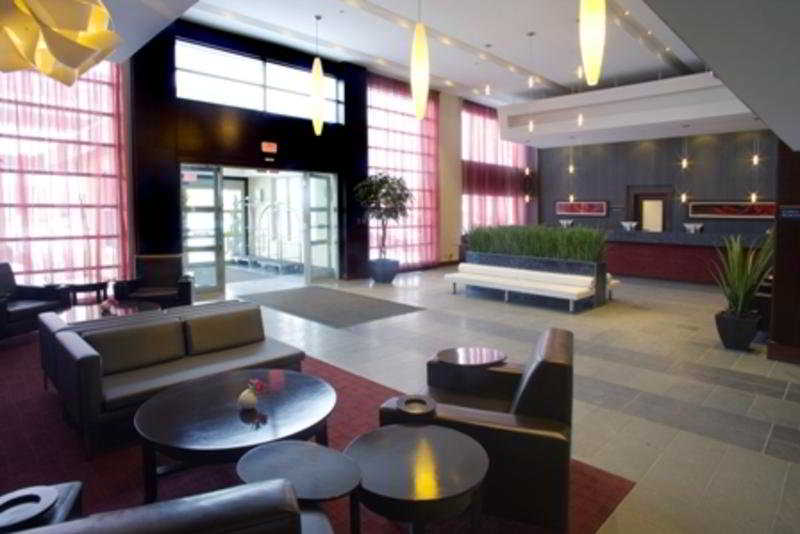 Lobby
 di Sandman Hotel & Suites Winnipeg Airport