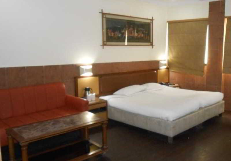 Room
Room
di Amar Yatri Niwas