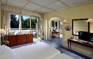 Room
Room
di Grand Resort Du Lac Et Du Parc