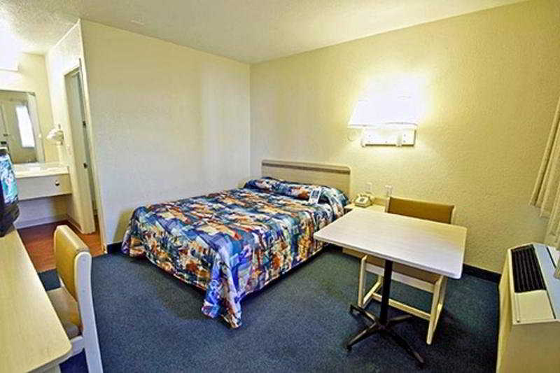 Room
 di Motel 6 Charleston North
