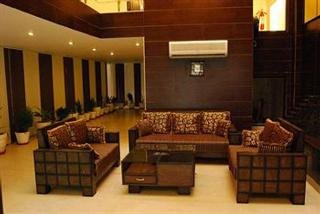 Lobby
Lobby
di Walnut Castle