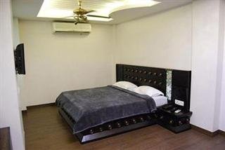 Room
Room
di Walnut Castle