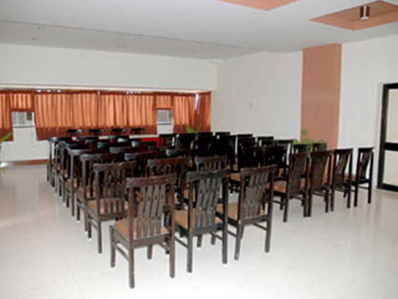 Conferences
Conferences
di Savshanti Towers