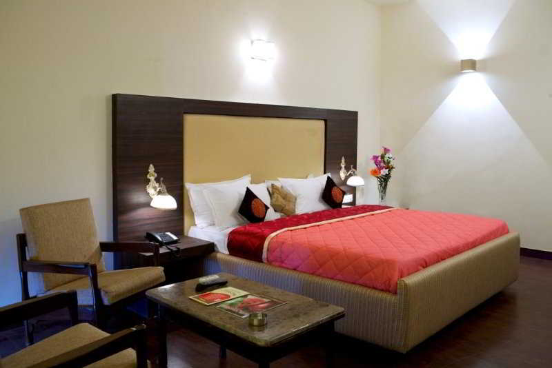 Room
Room
di Mandakini Jaya International