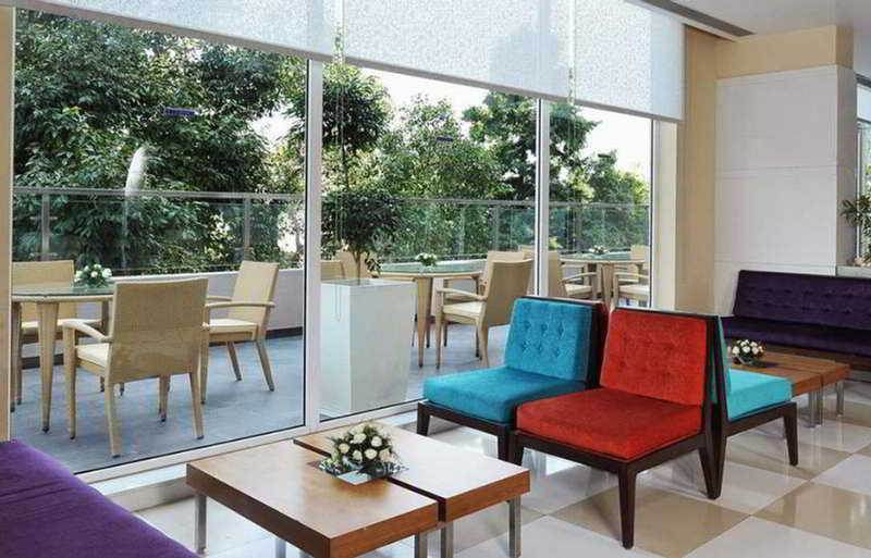 Lobby
Lobby
di Hometel Chandigarh