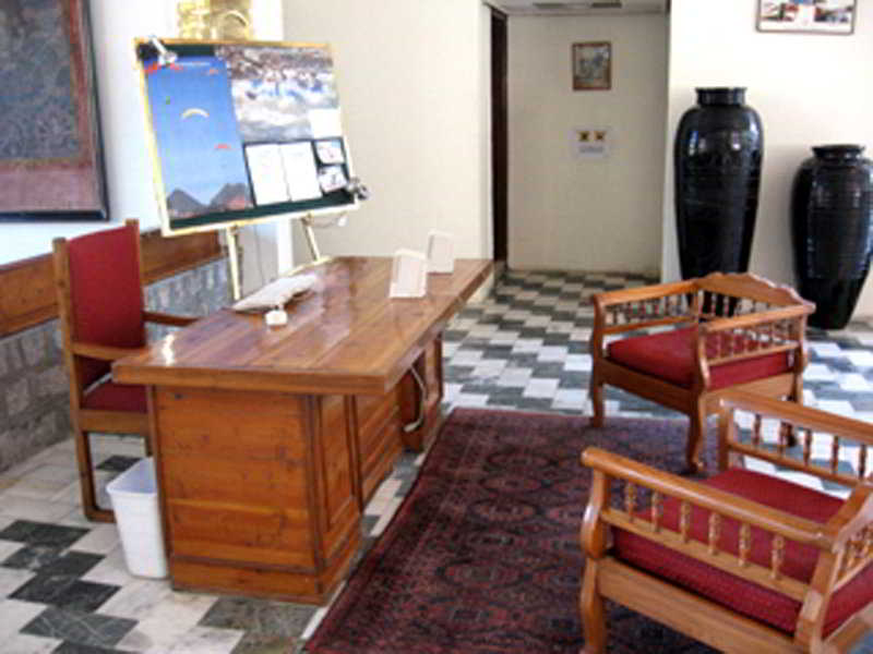 Lobby
Lobby
di Snowcrest Manor