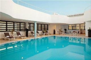 Pool
 di Holiday Inn Abu Dhabi