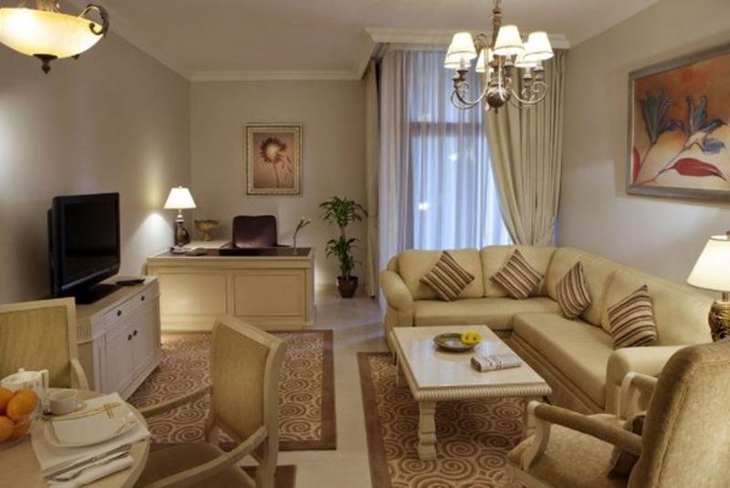 Room
Room
di Gloria Hotel Media City