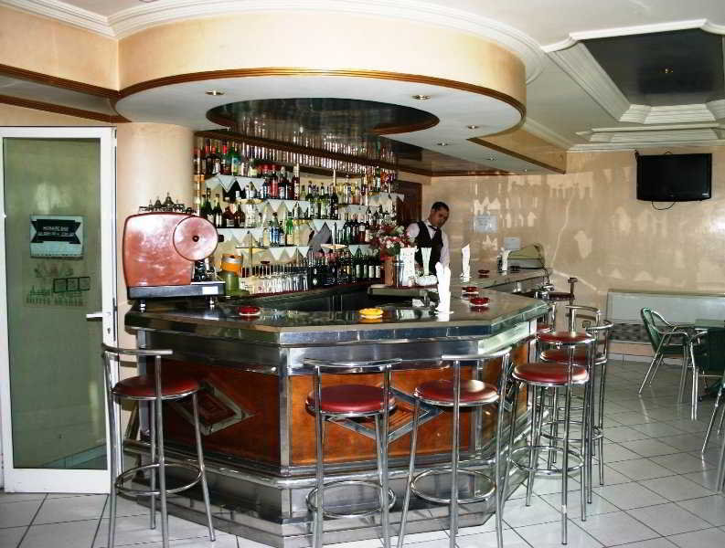 Bar
 di Akabar