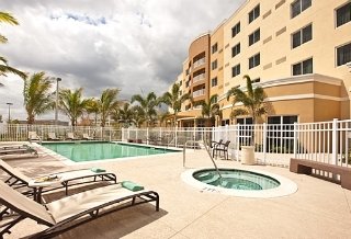 Pool
 di Courtyard By Marriott Miami West/ Florida Turnpike