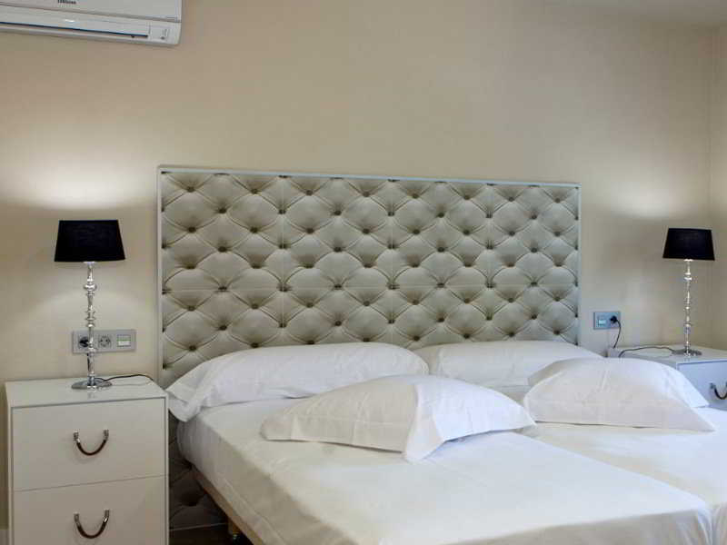 Room
Room
di RuralSuite