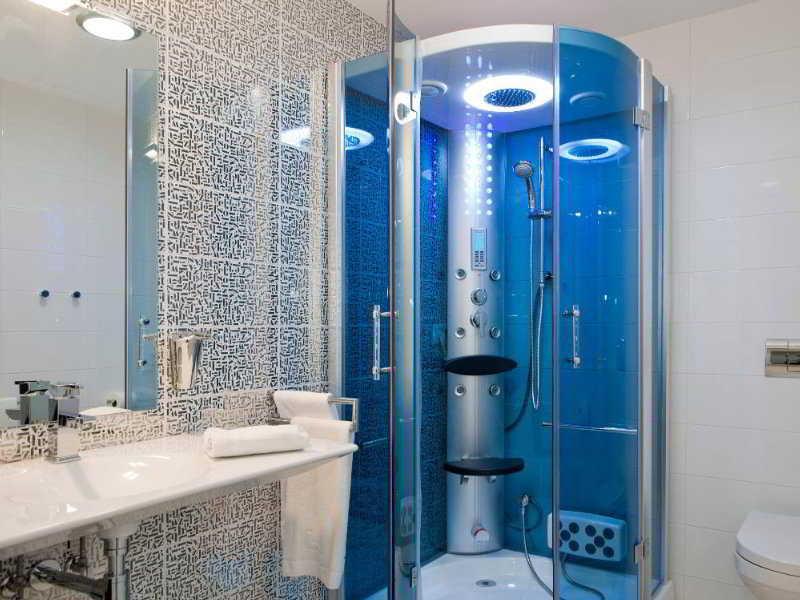 Room
Room
di RuralSuite