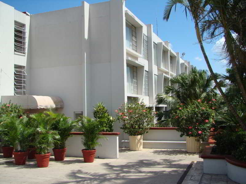 Plaza Hotel and Suites San Salvador image 1