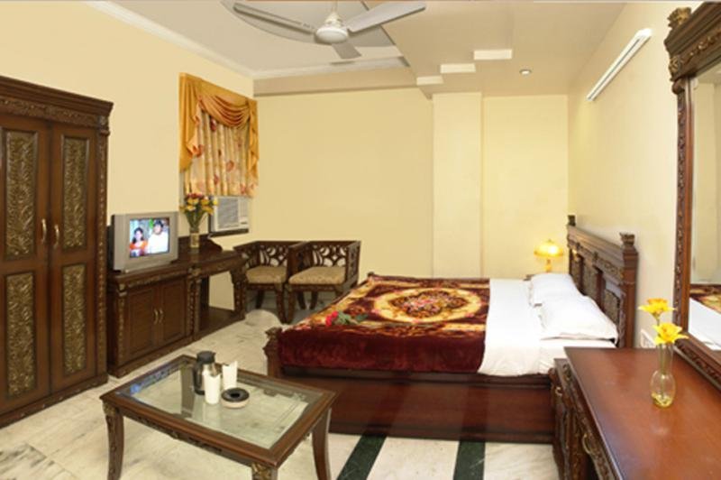 Room
Room
di Golden Deluxe