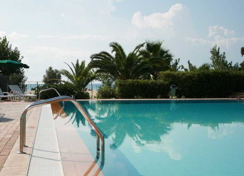 Pool
Pool
di Marina Del Marchese Beach Resort