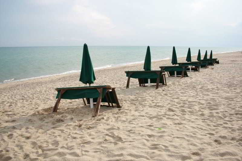Beach
Beach
di Marina Del Marchese Beach Resort