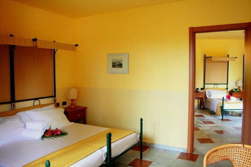 Room
Room
di Marina Del Marchese Beach Resort