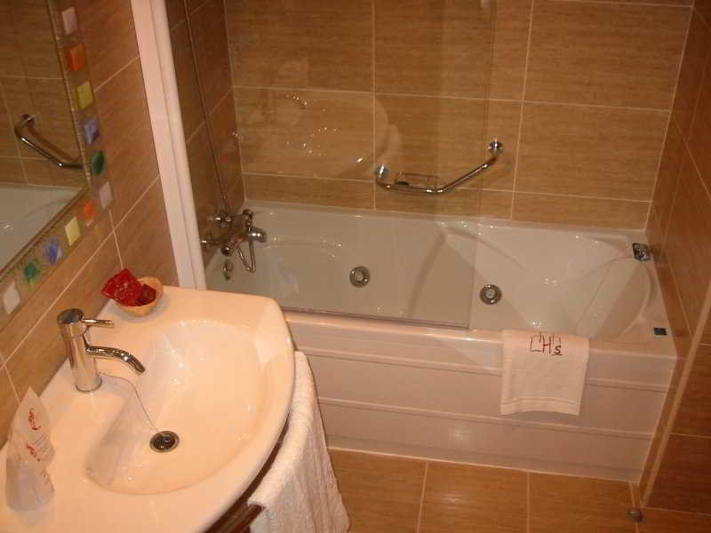 Room
Room
di Castillo de Javier