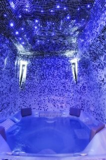 Sports and Entertainment
Sports and Entertainment
di Saudade