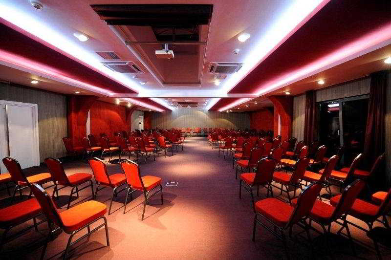 Conferences
Conferences
di Plaza V Executive Hotel