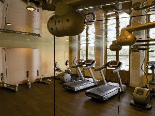 Sports and Entertainment
Sports and Entertainment
di Grand Hotel Les Trois Rois