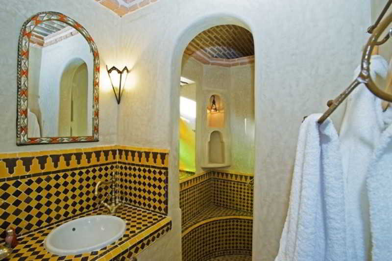 Room
Room
di Riad Jnane Ines