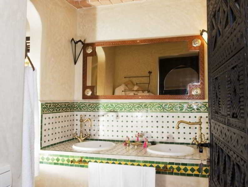 Room
Room
di Riad Jnane Ines