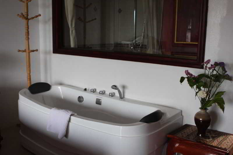 Room
Room
di The View Pavilion