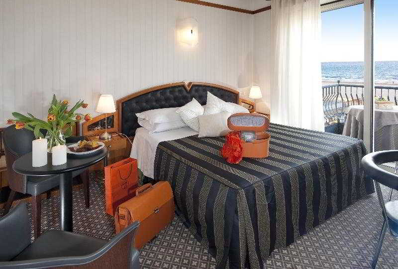 Room
Room
di Continental E Dei Congressi Hotel