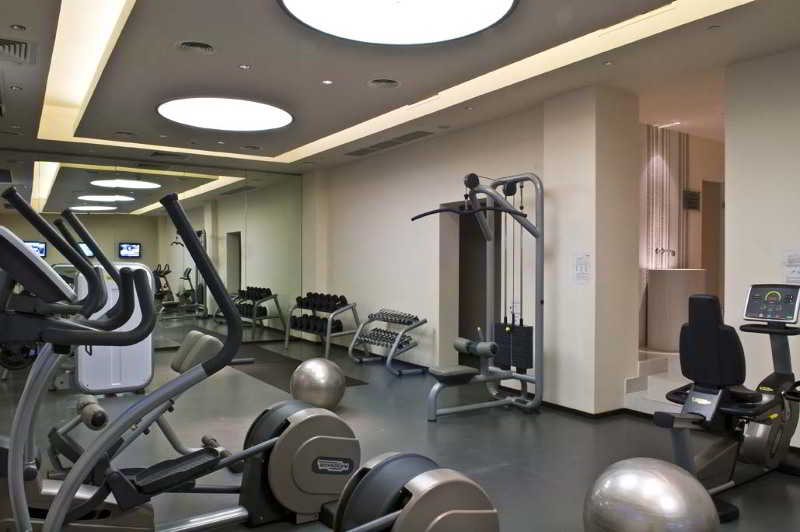 Sports and Entertainment
Sports and Entertainment
di Radisson Blu Belorusskaya